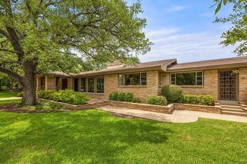 2900 Simondale Drive, Fort Worth, TX 76109