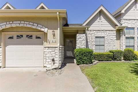 819 Earhart Avenue, Grand Prairie, TX 75051