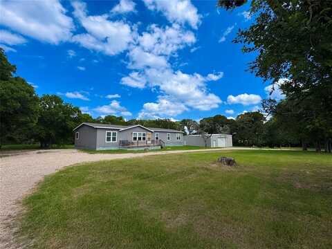 4070 T K Parkway, Axtell, TX 76624