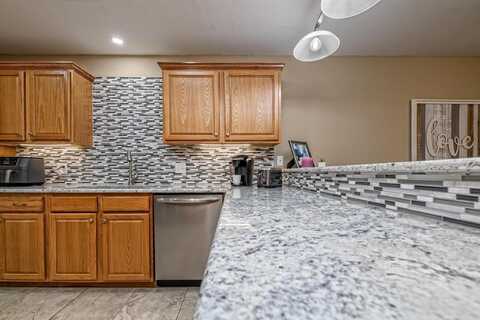807 Chambers Creek, Hewitt, TX 76643