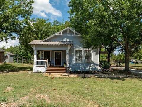 706 E Gassaway, Lott, TX 76656