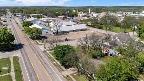 302 S Avenue G, Clifton, TX 76634