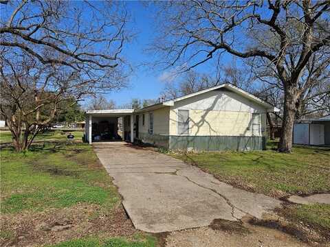 307 E State Street, Groesbeck, TX 76642