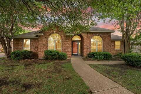 832 Eagles Nest Drive, Hewitt, TX 76643