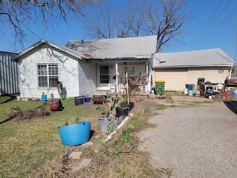 1025 Walker Street, Marlin, TX 76661