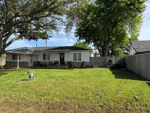 409 W Oklahoma Street, McLoud, OK 74851