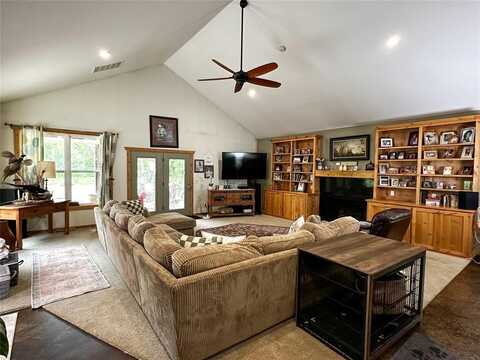 7761 High Meadow Road, Noble, OK 73068
