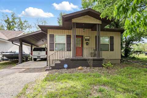 1320 W Crow Street, Webb City, MO 64870