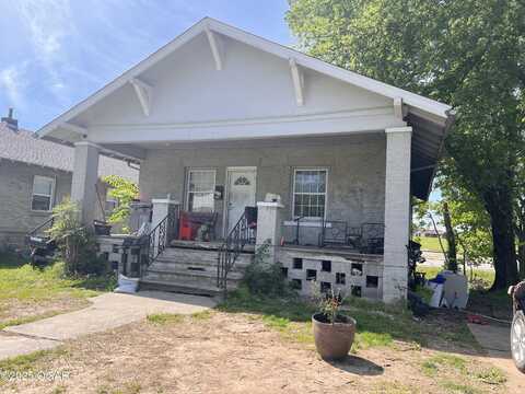 210 W 4th Street, Webb City, MO 64870