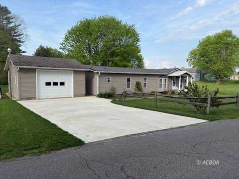 39 E FIRST, The Plains, OH 45780