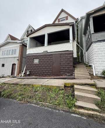 222 Maple Avenue, Altoona, PA 16601