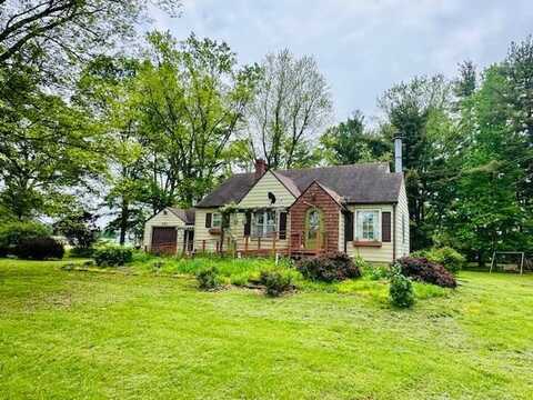 703 W. Clover St., Hutsonville, IL 62433