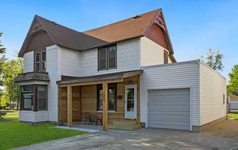 205 SE 9th Avenue, Aberdeen, SD 57401