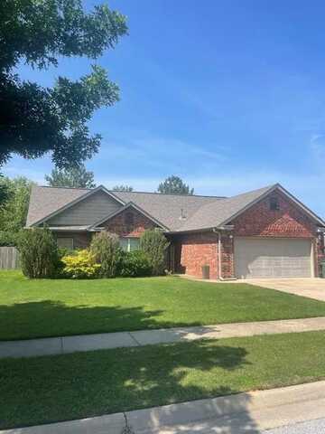 4086 W Chantilly DR, Fayetteville, AR 72704