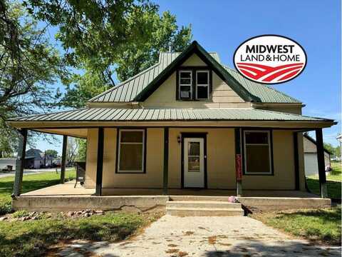 318 Maple Street, Centralia, KS 66415