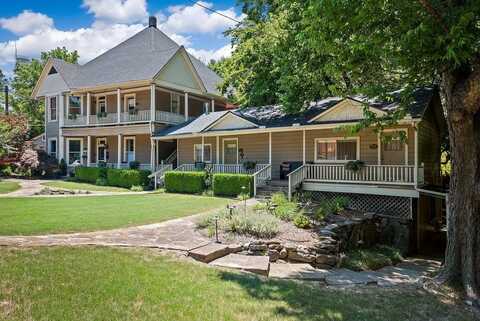 35 Kingshighway, Eureka Springs, AR 72632