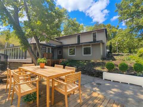 179 Main ST, Eureka Springs, AR 72632