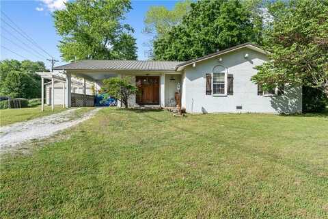 3016 Sassafras Hill RD, Fayetteville, AR 72703
