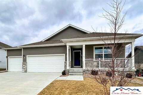 4512 Lawnwood, Papillion, NE 68133