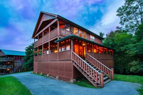 2031 Oakmont Dr, Sevierville, TN 37876