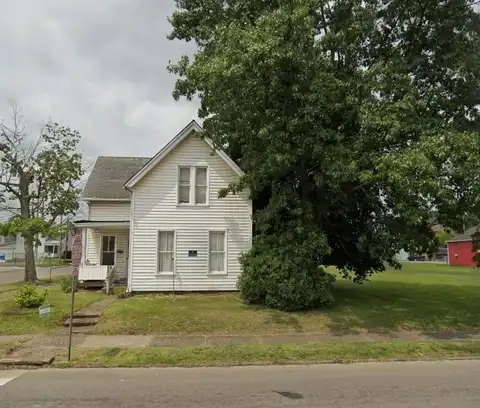 631 South 7th St, Coshocton, OH 43812