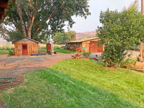 51257 Hwy 26, Mount Vernon, OR 97865