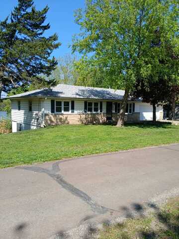 350 Lakeshore Dr, Alma, KS 66401