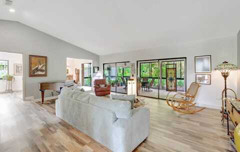 6839 Villas S Dr, Boca Raton, FL 33433