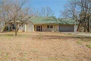22198 W War Eagle Rd, Springdale, AR 72764