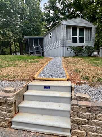 39 McCastle Lane, Hendersonville, NC 28792