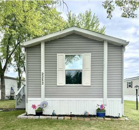 2252 Wellington Green Dr, Clarksville, IN 47130