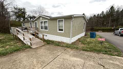 2208 KIRBY RD TRLR 216B, MILTON, WV 25541