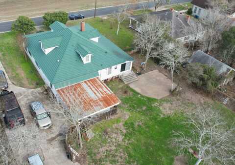 911 N Madison Ave, Beeville, TX 78102