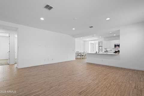 1541 W CARMEN Street, Phoenix, AZ 85041