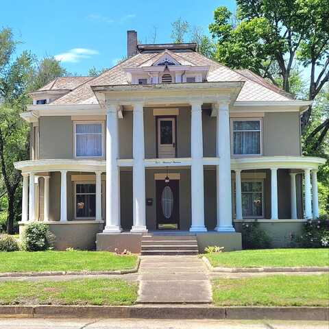 413 S Main St, Palestine, IL 62451