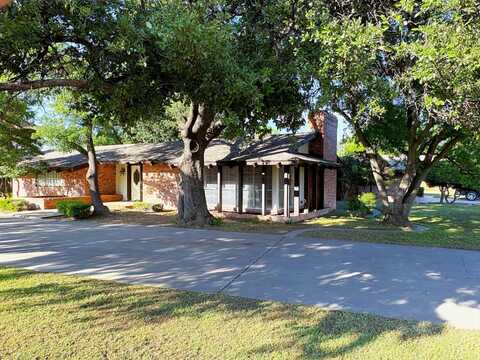 1331 Hillcrest Drive, Vernon, TX 76384