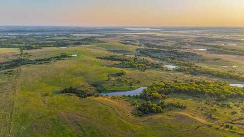 579 8 Mile Road, Ponca City, OK 74604