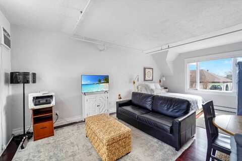 52 Main Street, Westhampton Beach, NY 11978