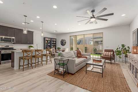 656 S OWL Drive, Gilbert, AZ 85296