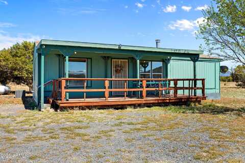 2 County Road, Vernon, AZ 85940