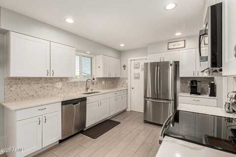 10702 W SALEM Drive, Sun City, AZ 85351