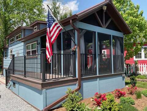 228 Just Wandering Lane, Flat Rock, NC 28731