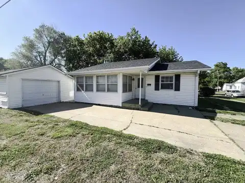 417 N 11th St, Sabetha, KS 66534