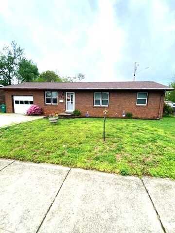 714 N 5th St, Boonville, IN 47601