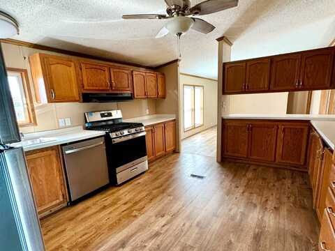 808 N. Prairieview Rd., Mahomet, IL 61853