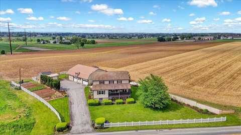 416 Newport Rd, Ronks, PA 17540