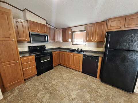 1134 Kelly Dr, Hinesville, GA 31313