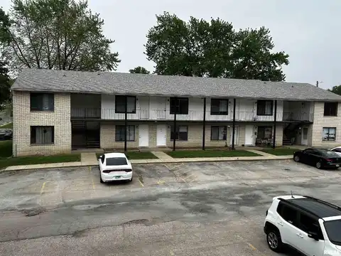 1902 SHERIDAN Road, Pekin, IL 61554