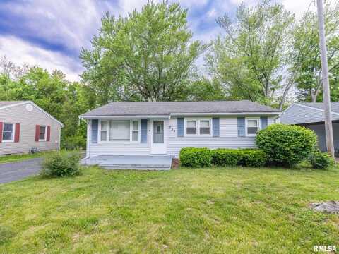 221 OAKDALE Avenue, Pekin, IL 61554