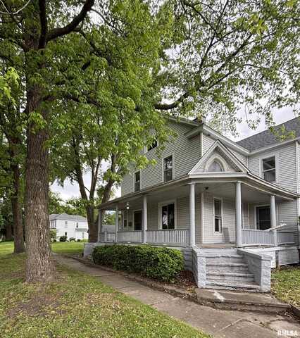 201 S PEARL Street, Waverly, IL 62692